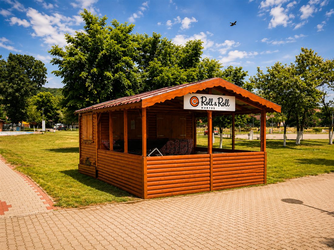 Stand de lemn în parc